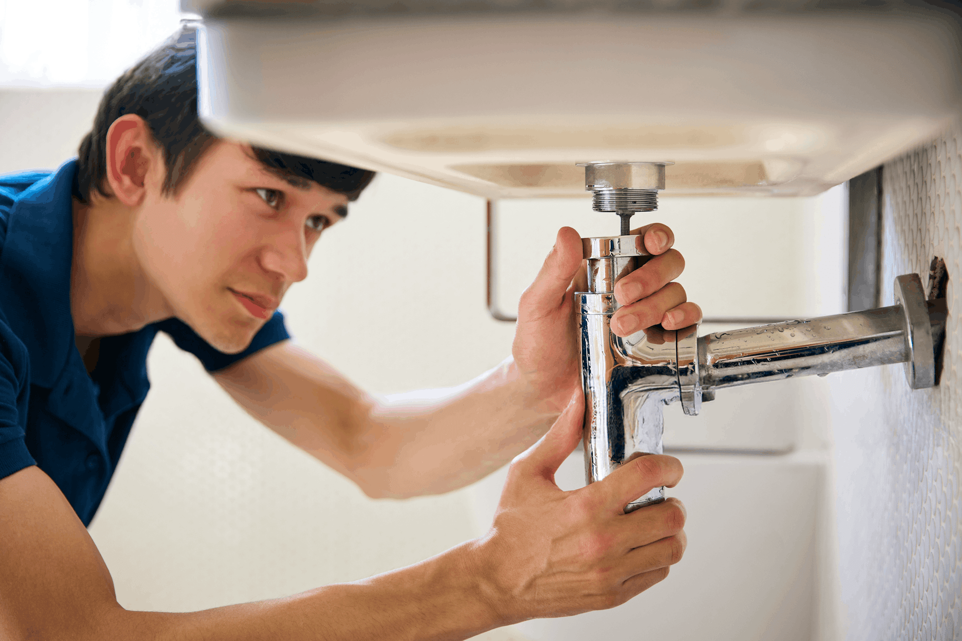 Site plumber on construction projects