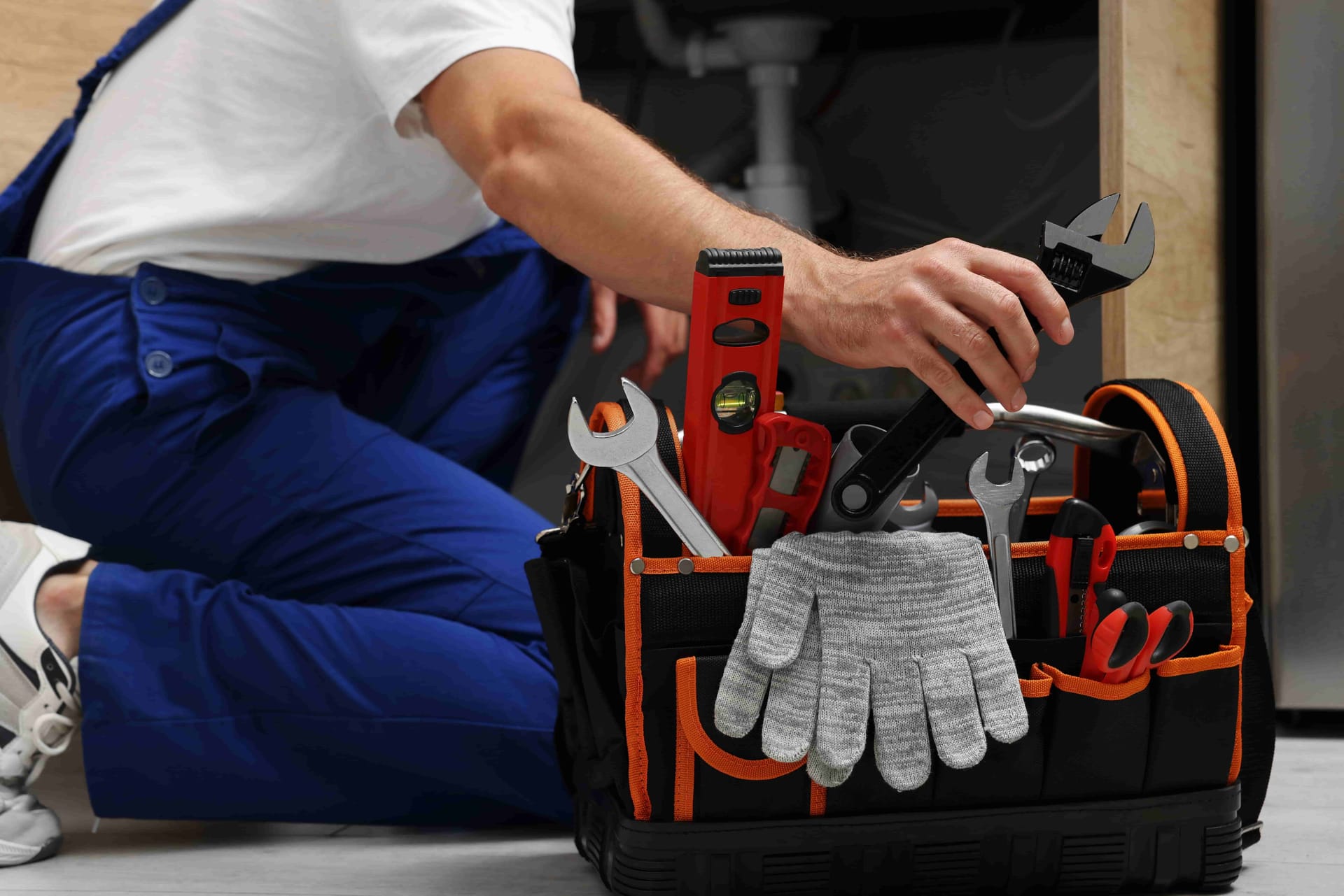 Maintenance plumber
